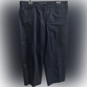 SAGHARBOR Stretch navy capris. Stretch 14 petite. Pockets.